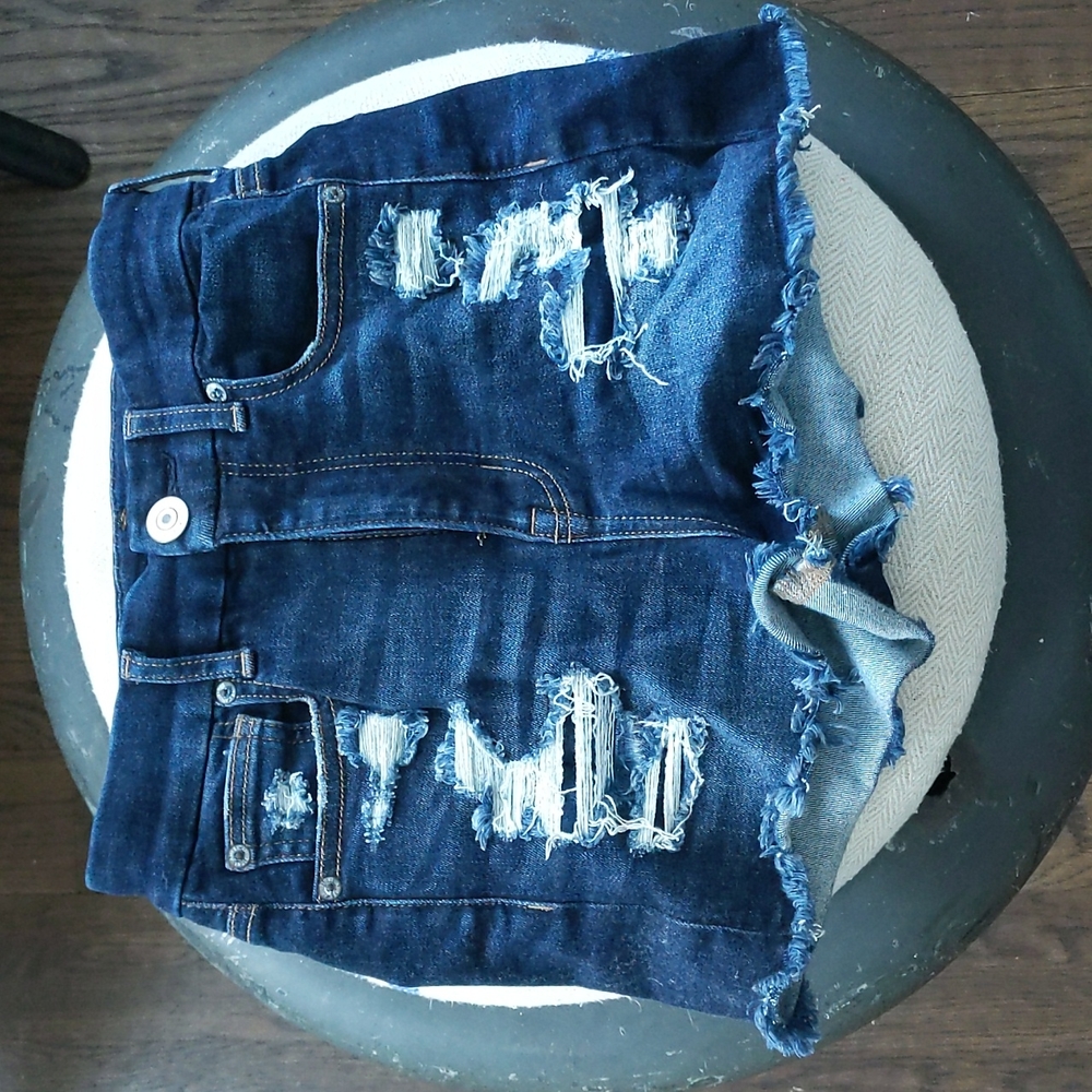 Denim distressed shorts